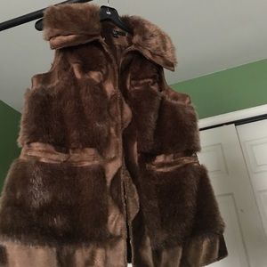 Rachel Zoe faux fur vest in brown. Rachel Zoe faux fur vest in brown.