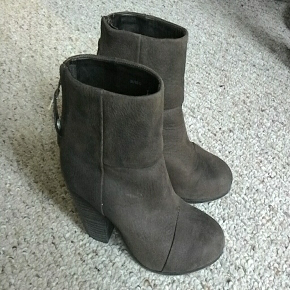 EUC Rag and Bone Newbury boot in Brown Nubuck