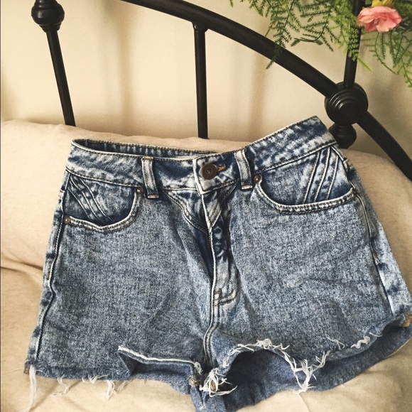 High-waisted Mom Shorts