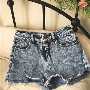 High-waisted Mom Shorts