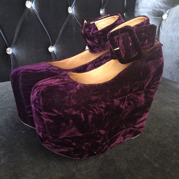 Jeffrey Campbell Pointe