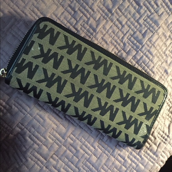 MK wallet - Picture 3 of 4