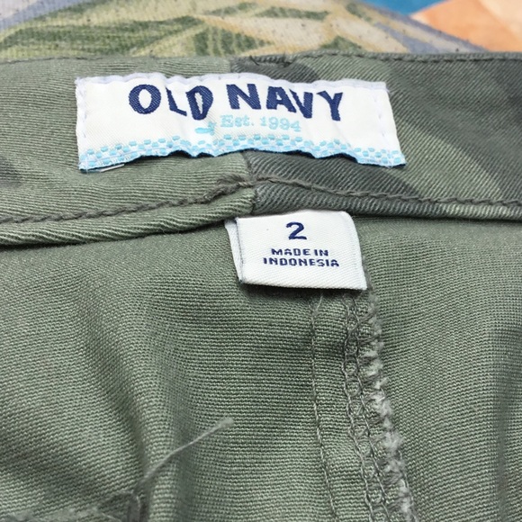 CLOSET CLOSED FOR SUMMER - Picture 2 of 4