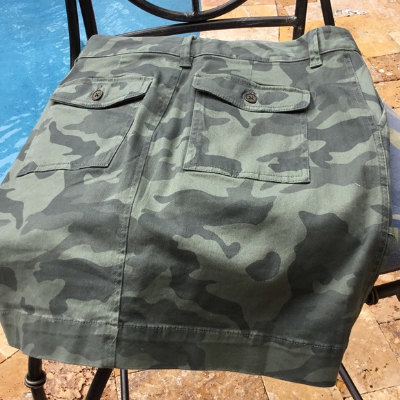 CLOSET CLOSED FOR SUMMER - Picture 3 of 4