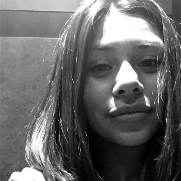 Meet your Posher, Karina - Picture 1 of 1