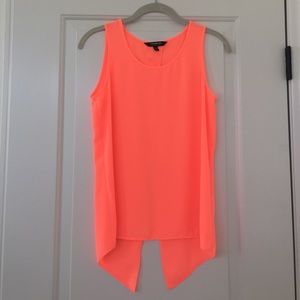 ❕NEW❕Express bright pink split back tank