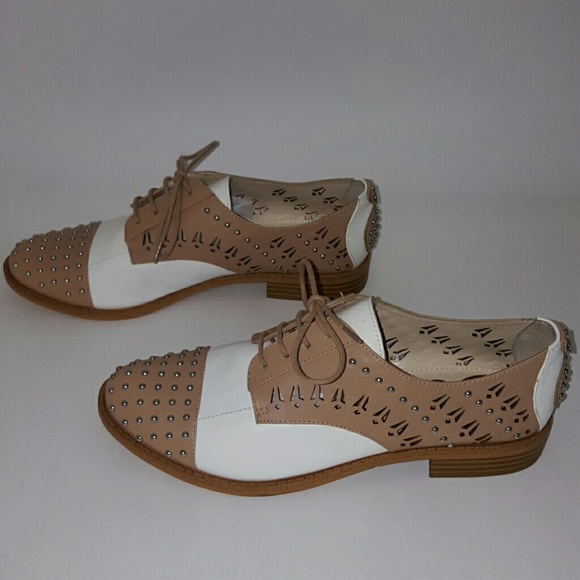 Sam Edelman Jayna Studded Oxford - Picture 3 of 4