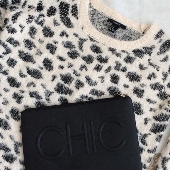 SUPER CUTE FUZZY CHEETAH PRINT SWEATER!