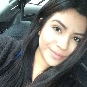 Meet your Posher, Noemi