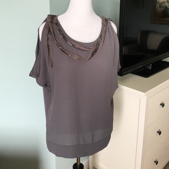 Sleeves top with beaded detail - Picture 1 of 4