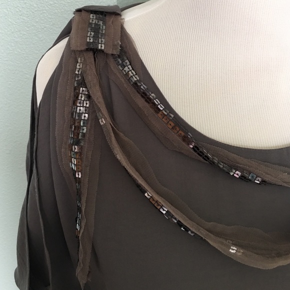 Sleeves top with beaded detail - Picture 4 of 4