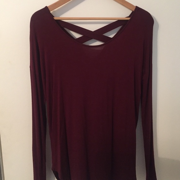 Burgundy top with back lace down