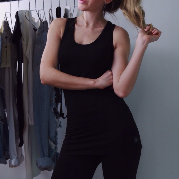 👟Mesh Back Workout Tank▫️One Day Sale - Picture 3 of 4