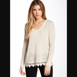 Cute crochet trim Vneck