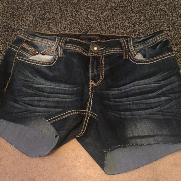 Cut off jean shorts, super cute 😊