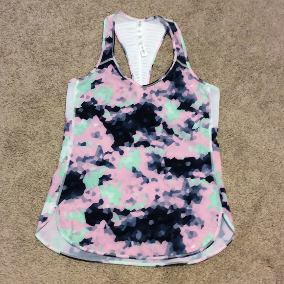 LULULEMON racer back tank  -6 -like new!