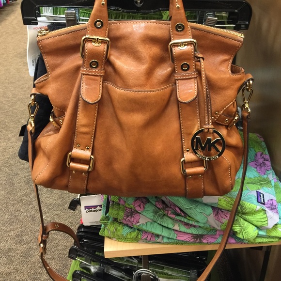 Brown leather mk bag. Had less than a year