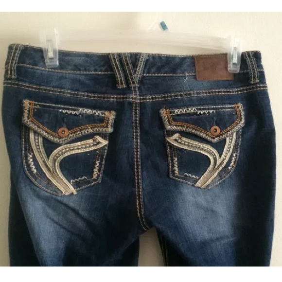 Ariya jeans