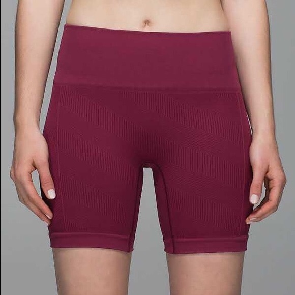 NWT LULULEMON SOLD OUT SCULPT SHORT  maroon