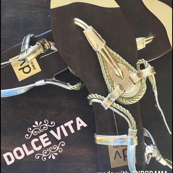 NWOT-DV Sandals
