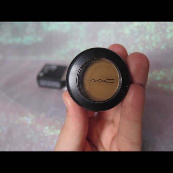 Brand New MAC Eyeshadow "Natural Wilderness"