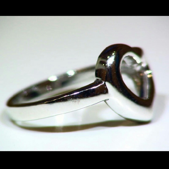 .925 Sterling Silver Heart Shaped woman's Ring - Picture 4 of 4