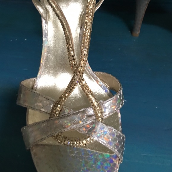 Sandals - Picture 3 of 3