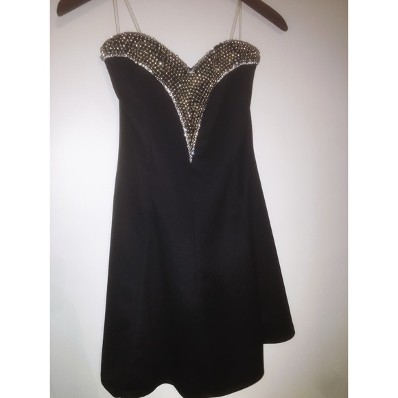 Little Black Dress (Strapless)😍