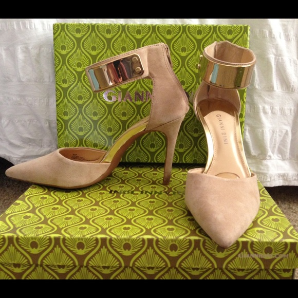 Size 8 Gianni Bini heels with gold ankle cuff. - Picture 1 of 4