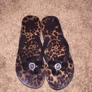 Bcbg flip flops