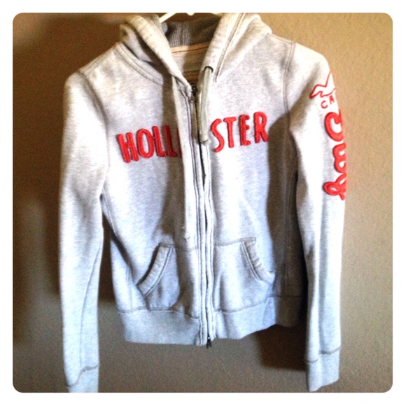 Hollister Sweater: Grey