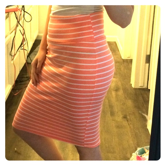 Coral pencil skirt