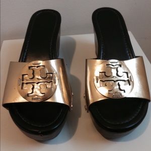 Tory Burch Patti wedges in Metallic Gold