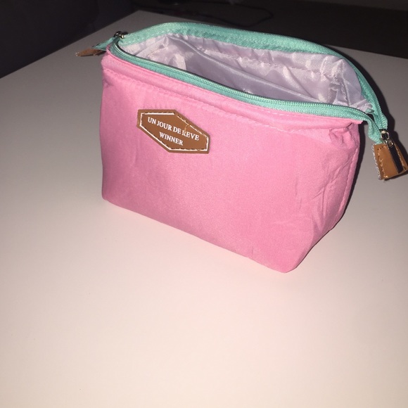 Makeup Bag - Picture 2 of 4