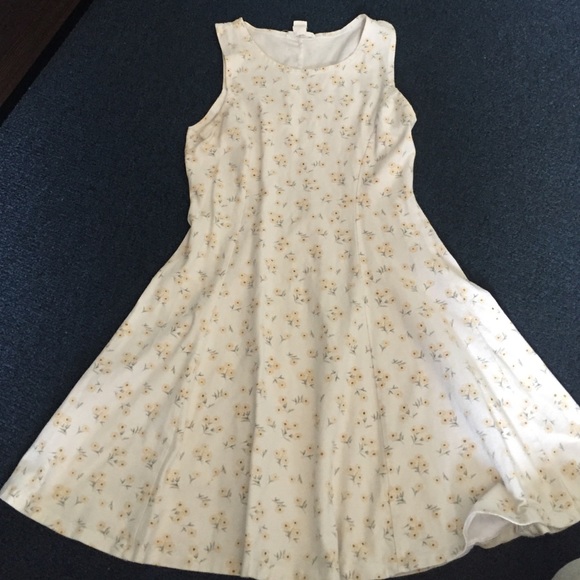 Forever 21 Dresses & Skirts - Sunflower dress