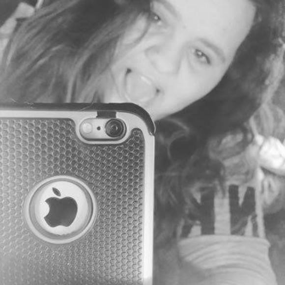 Meet your Posher, Hayley