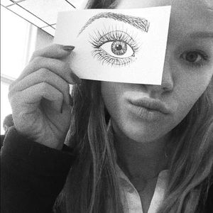 Meet your Posher, Claire