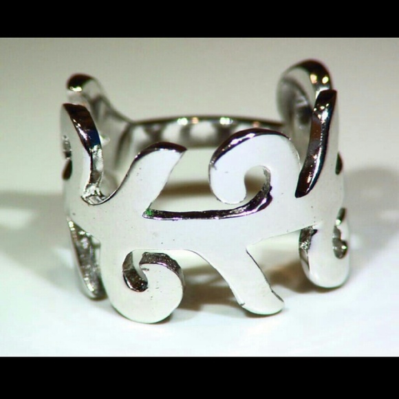 .925 Sterling Silver Gorgeous woman's Ring - Picture 2 of 4