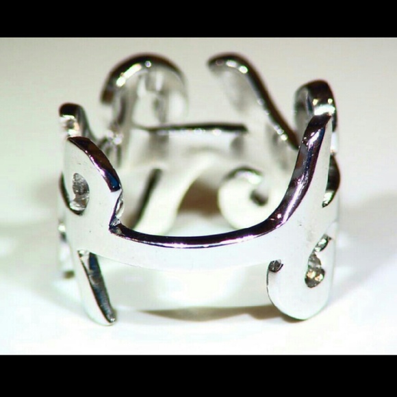 .925 Sterling Silver Gorgeous woman's Ring - Picture 3 of 4