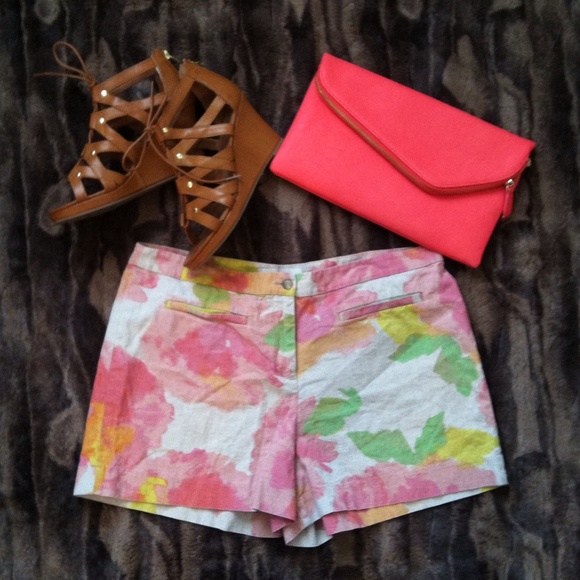 LOFT Pants - LOFT watercolor floral pattern shorts