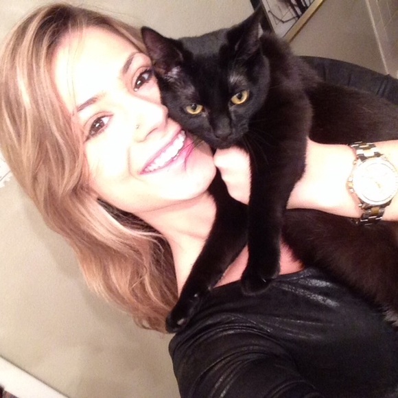 Meet your Posher, Rebecca - Picture 1 of 1