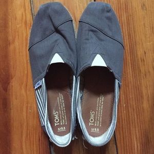 Grey Nautical Style Toms