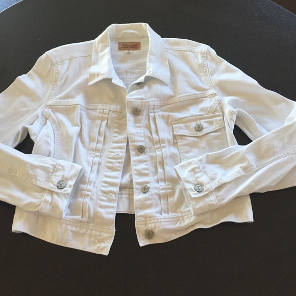 Levi's Jackets & Blazers - Levi's jean jacket