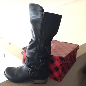 Arizona black boots