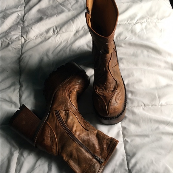 STEVE MADDEN GOGO LEATHER BOOTS