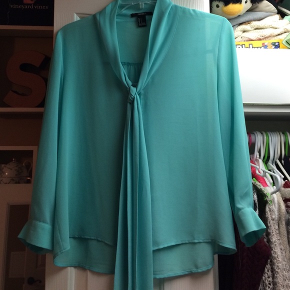 Blouse with a jean jacket