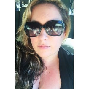 Meet your Posher, Valerie