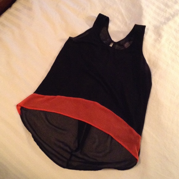 Kardashian Kollection hi-lo tank top