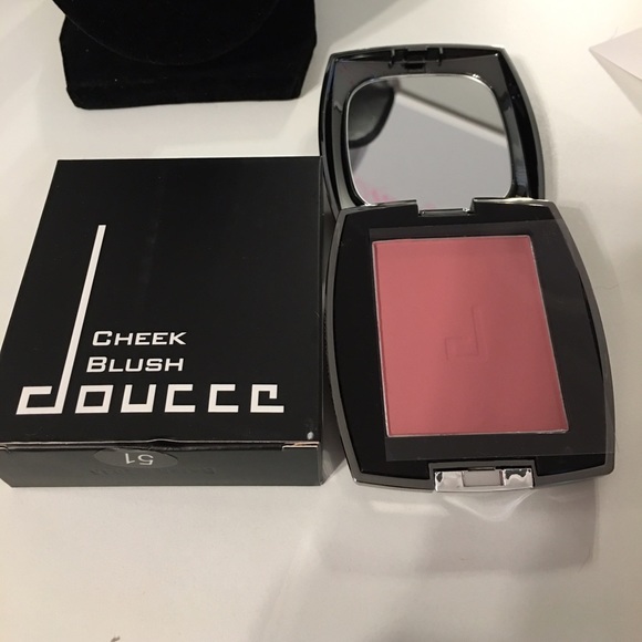 doucce blush