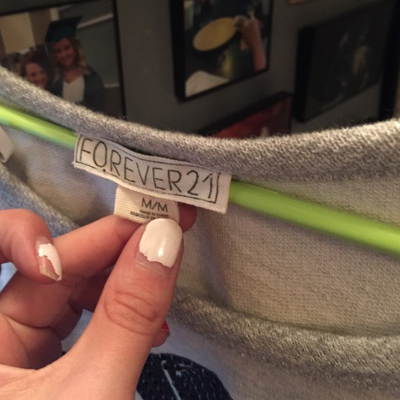 Rabbit pullover - Picture 3 of 3